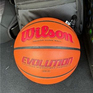 Wilson Evolution Indoor Basketball Sz 28.5/6